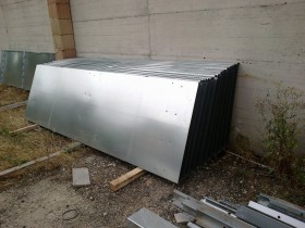 Impianti Pubblicitari e Poster per Affissioni - Particolari di Stendardi pubblicitari