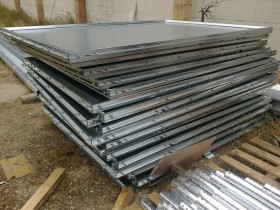 Impianti Pubblicitari e Poster per Affissioni - Particolari di cartelli e cartelloni pubblicitari