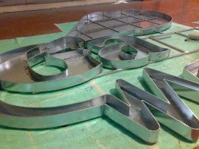 insegne_di_-grandi_dimensioni-4