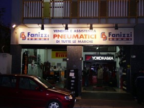 insegne_illuminate_con_fari-9